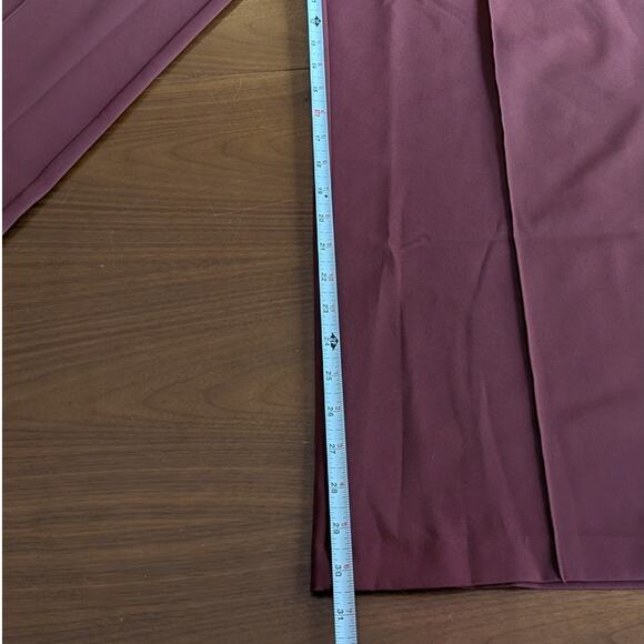 ATHLETA Endeavor High Rise Relaxed Jogger Pants in Cherrywood Red , size M - Picture 7 of 8